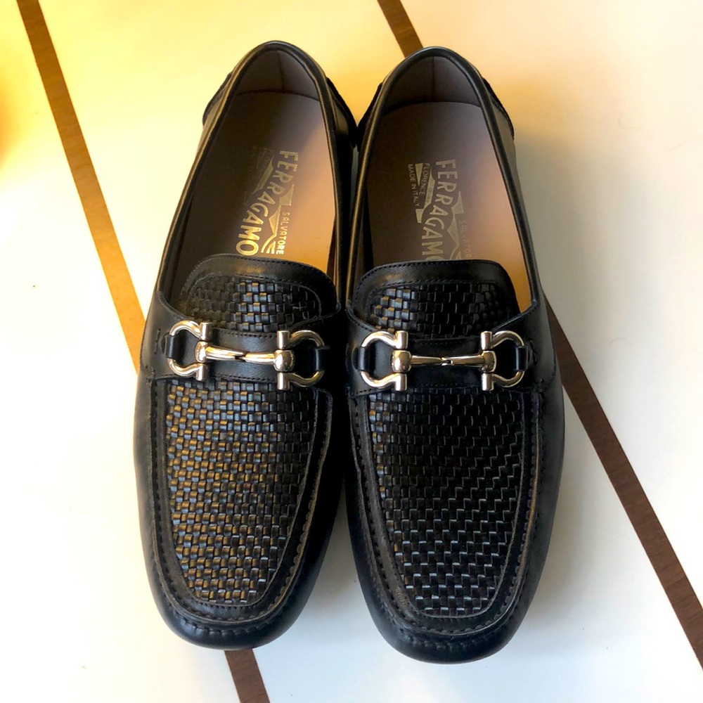 Salvatore Ferragamo men’s size 8.5 2E black Parigi woven driver bit loafers